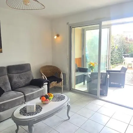 2 Chambres, Jardin & Parking A *