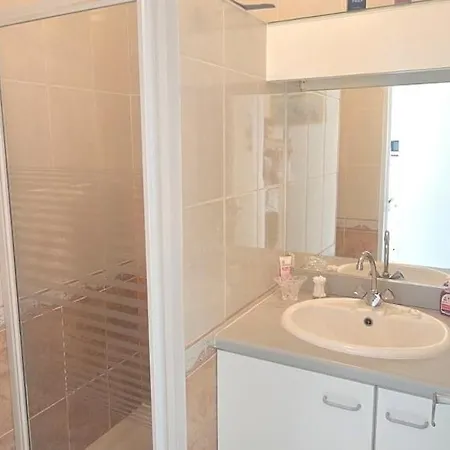 Apartment 2 Chambres, Jardin & Parking A