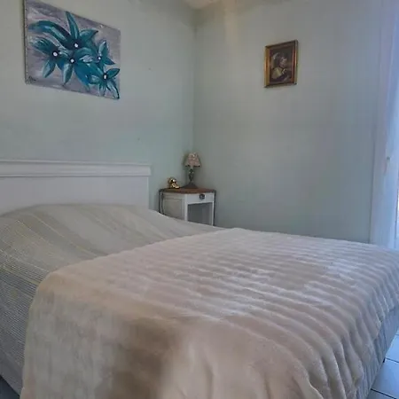 Apartment 2 Chambres, Jardin & Parking A *